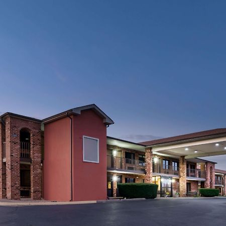 Days Inn By Wyndham New Market Exteriör bild