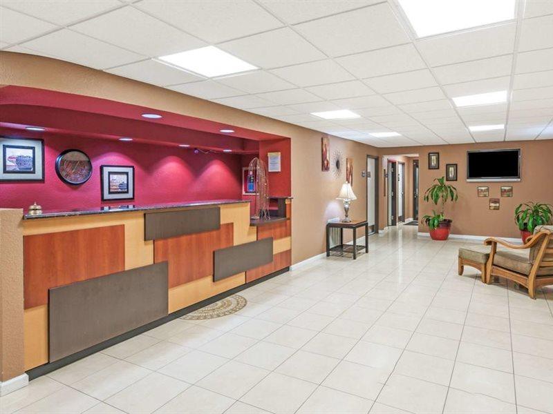Days Inn By Wyndham New Market Exteriör bild
