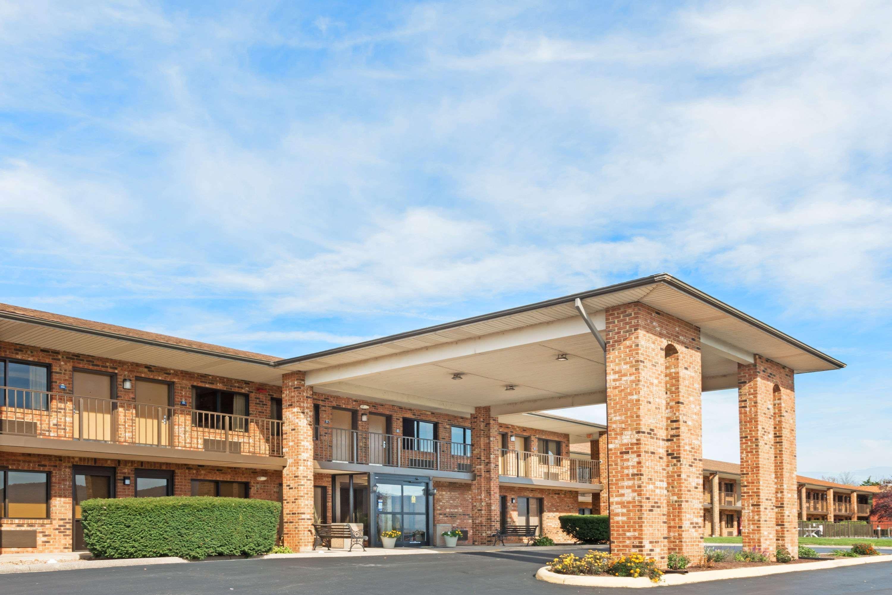 Days Inn By Wyndham New Market Exteriör bild
