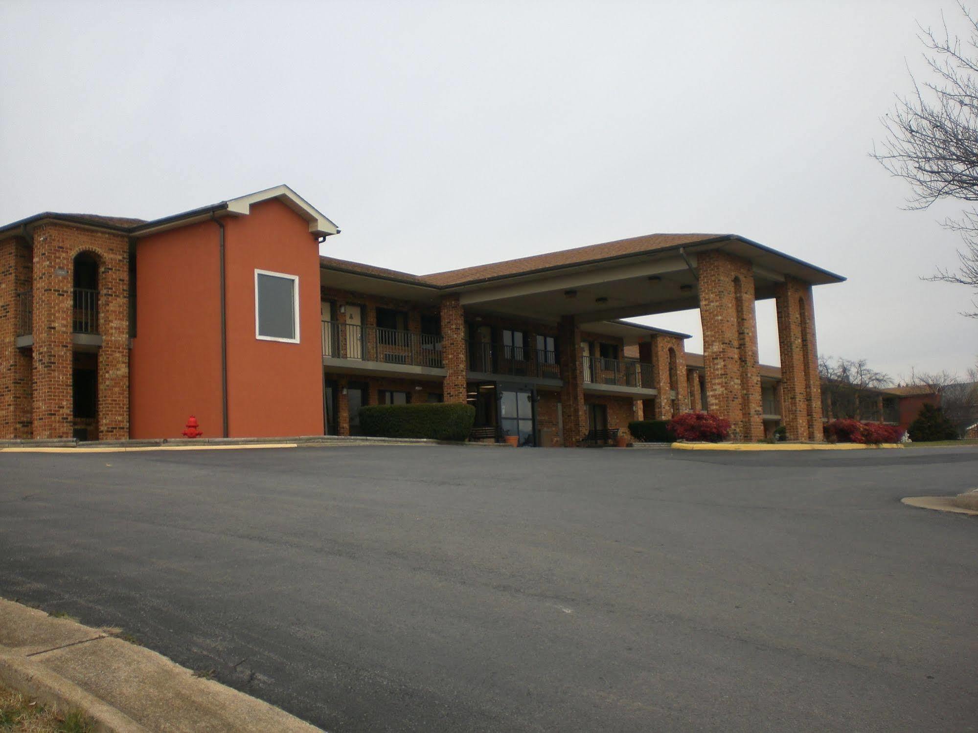 Days Inn By Wyndham New Market Exteriör bild